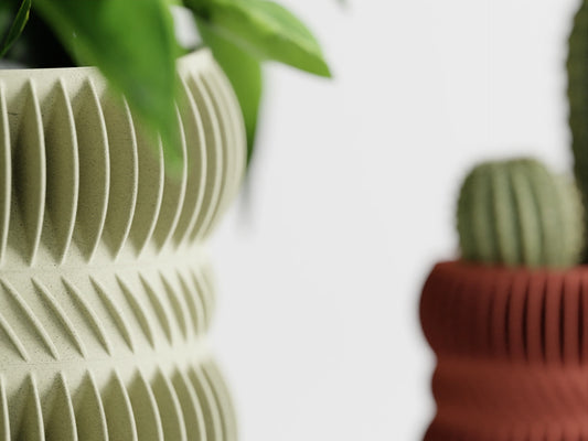 Modern ribbed plant pot/vase - series 3