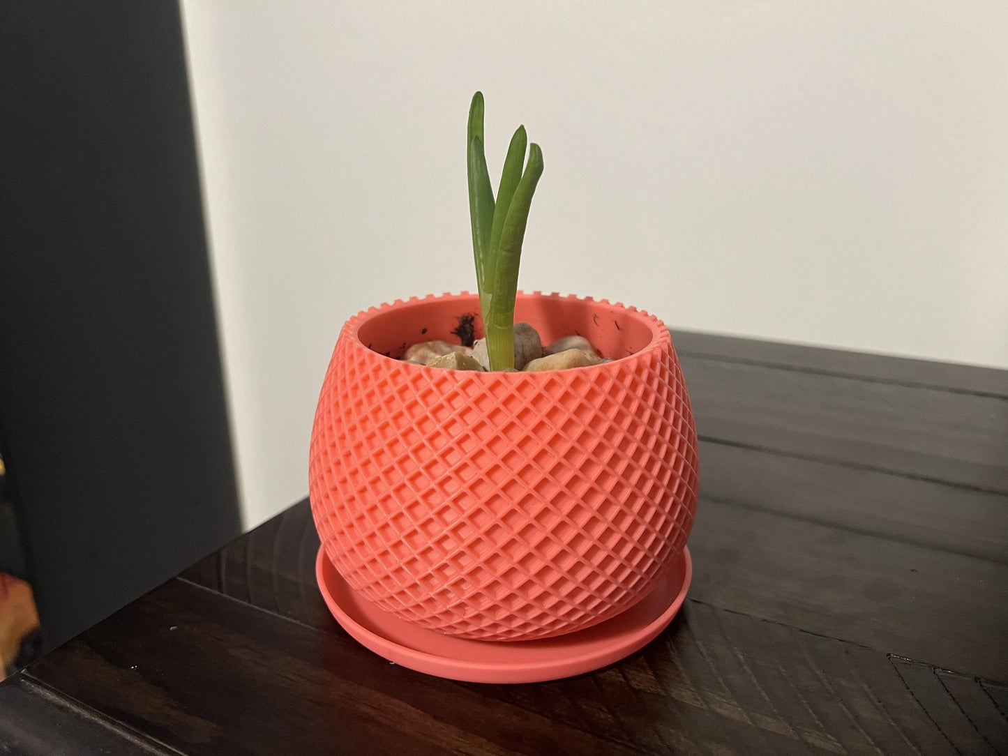 Modern ribbed plant pot/vase - series 6